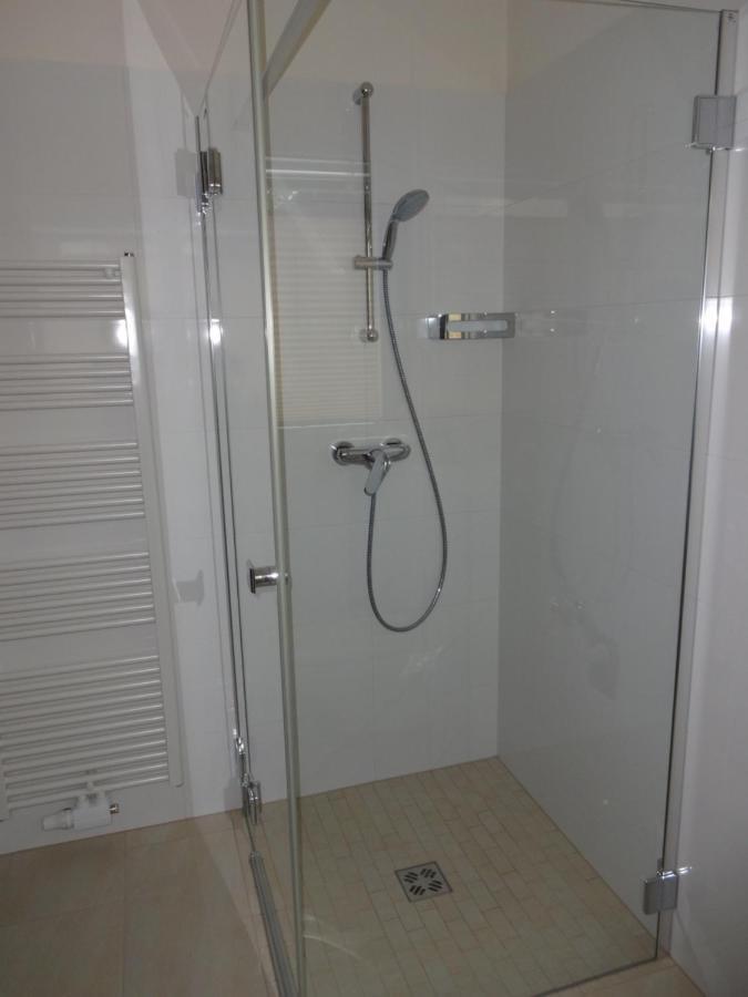 "Nature Erleben" Appartement & Komfortzimmer Velden am Worthersee Bagian luar foto