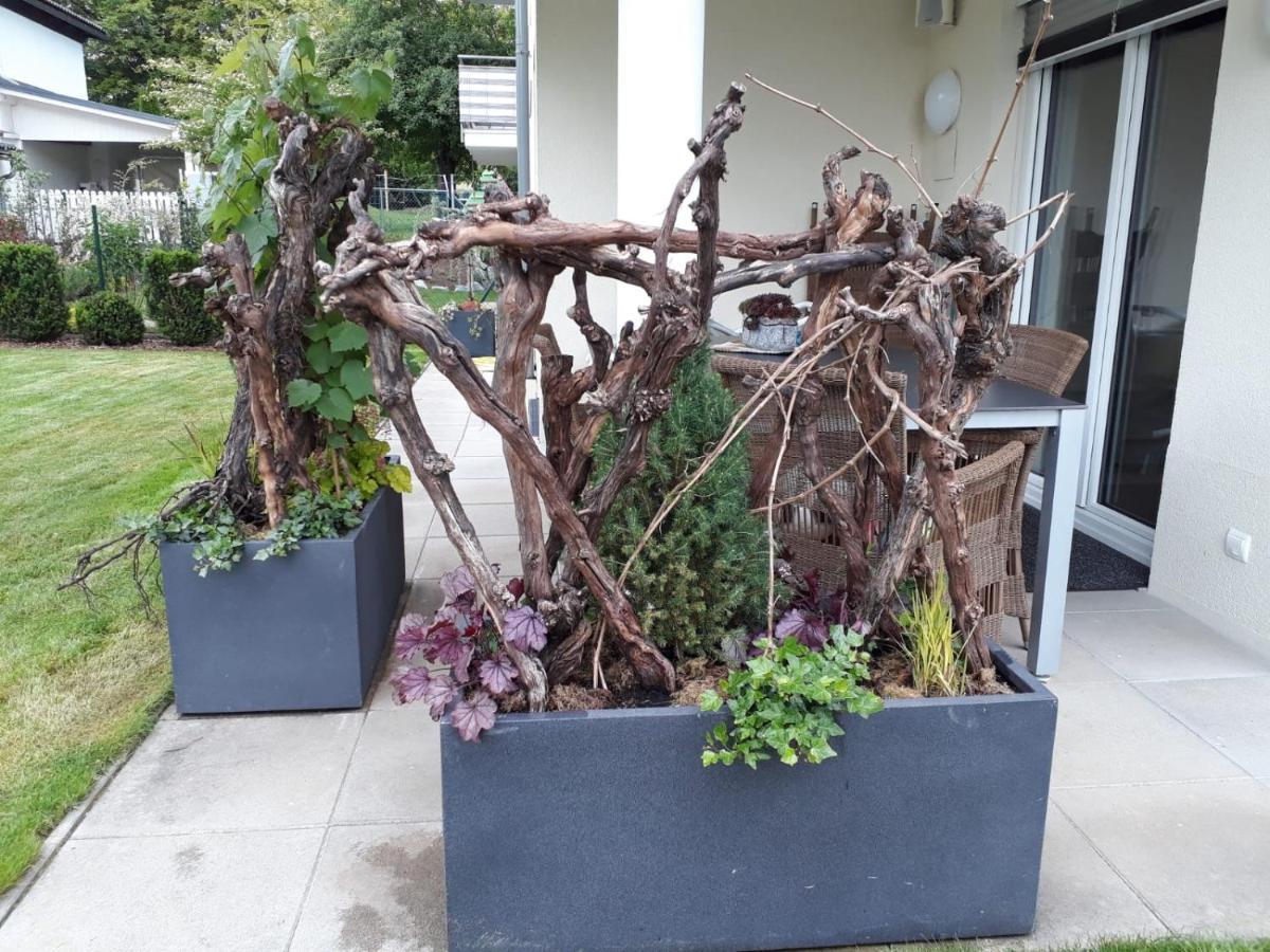 "Nature Erleben" Appartement & Komfortzimmer Velden am Worthersee Bagian luar foto
