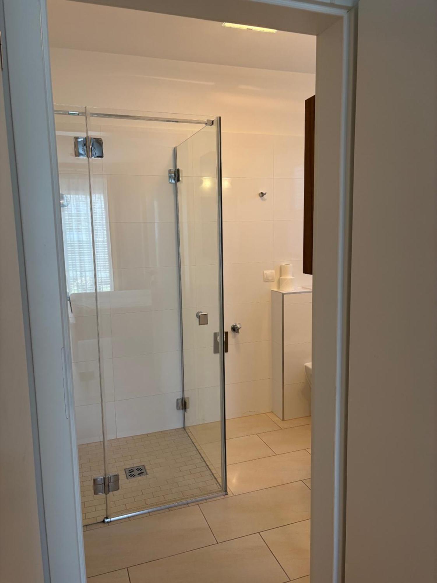 "Nature Erleben" Appartement & Komfortzimmer Velden am Worthersee Bagian luar foto